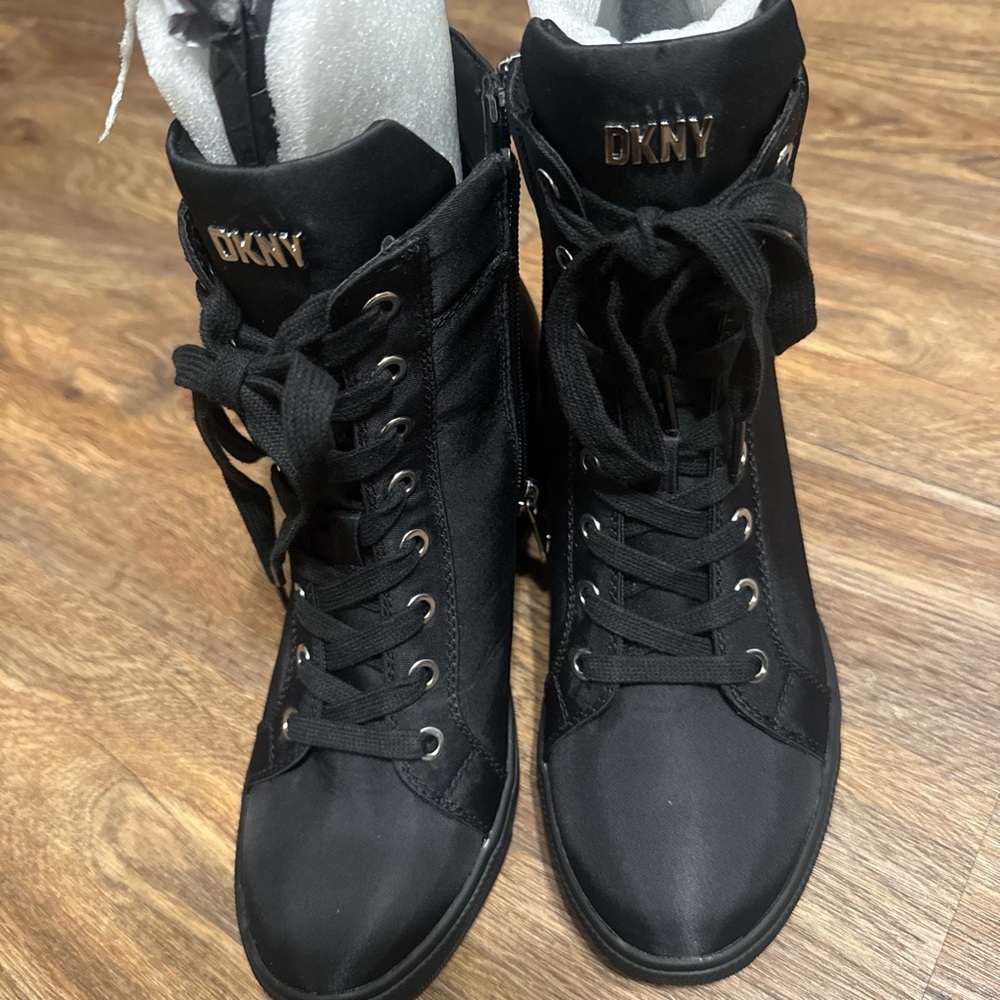 DKNY Women's Black Lace-Up Boots